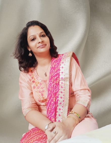 Dr. Shivi Saini - Physiotherapist & Psychologist